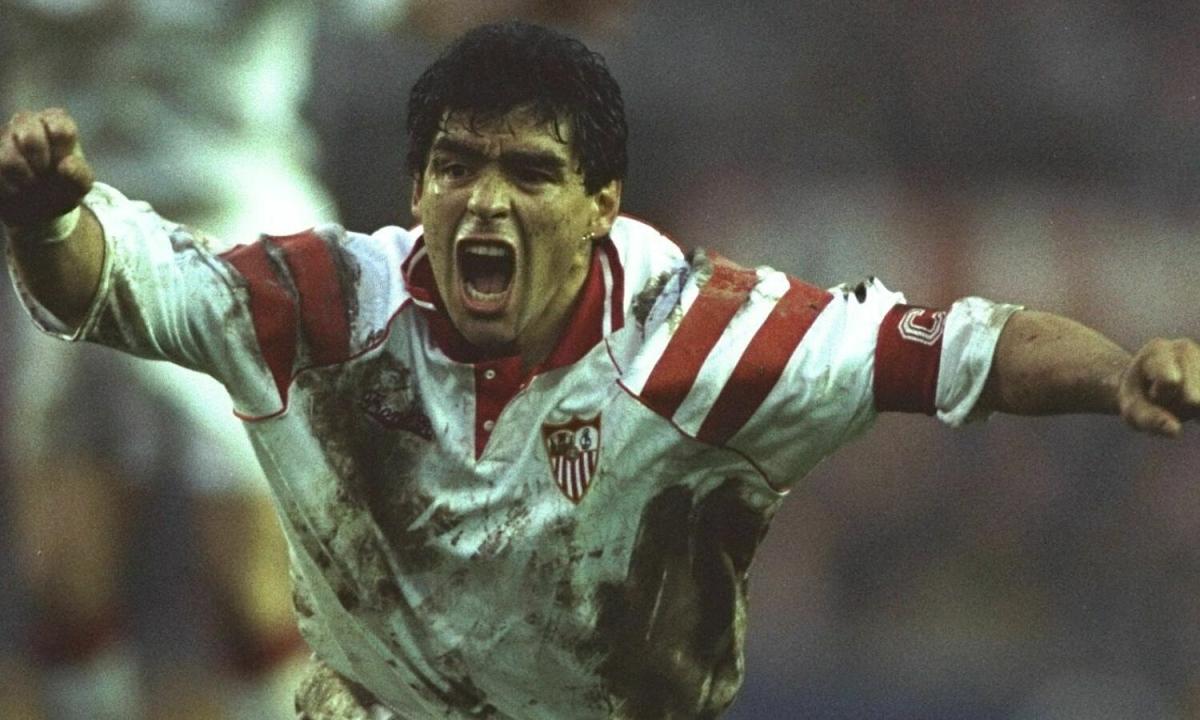 Khoảnh khắc lưới Sevilla rung lên sau cú dứt điểm hiểm hóc của cầu thủ Barcelona trong trận đấu La Liga kịch tính và nhiều cảm xúc