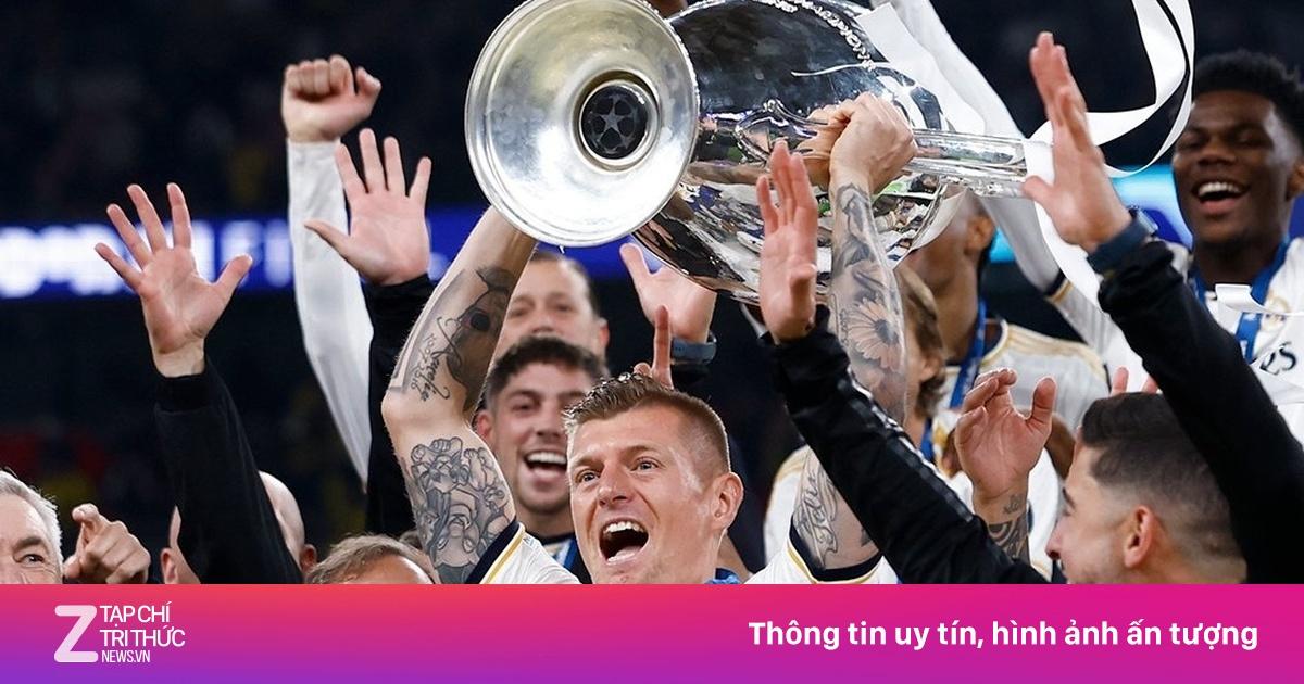 Cách Borussia Dortmund xây dựng lối chơi tấn công đẹp mắt dưới thời Lucien Favre