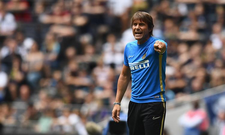 Minh họa chiến thuật phòng ngự khu vực và pressing tầm cao tại Serie A sau thời kỳ Catenaccio
