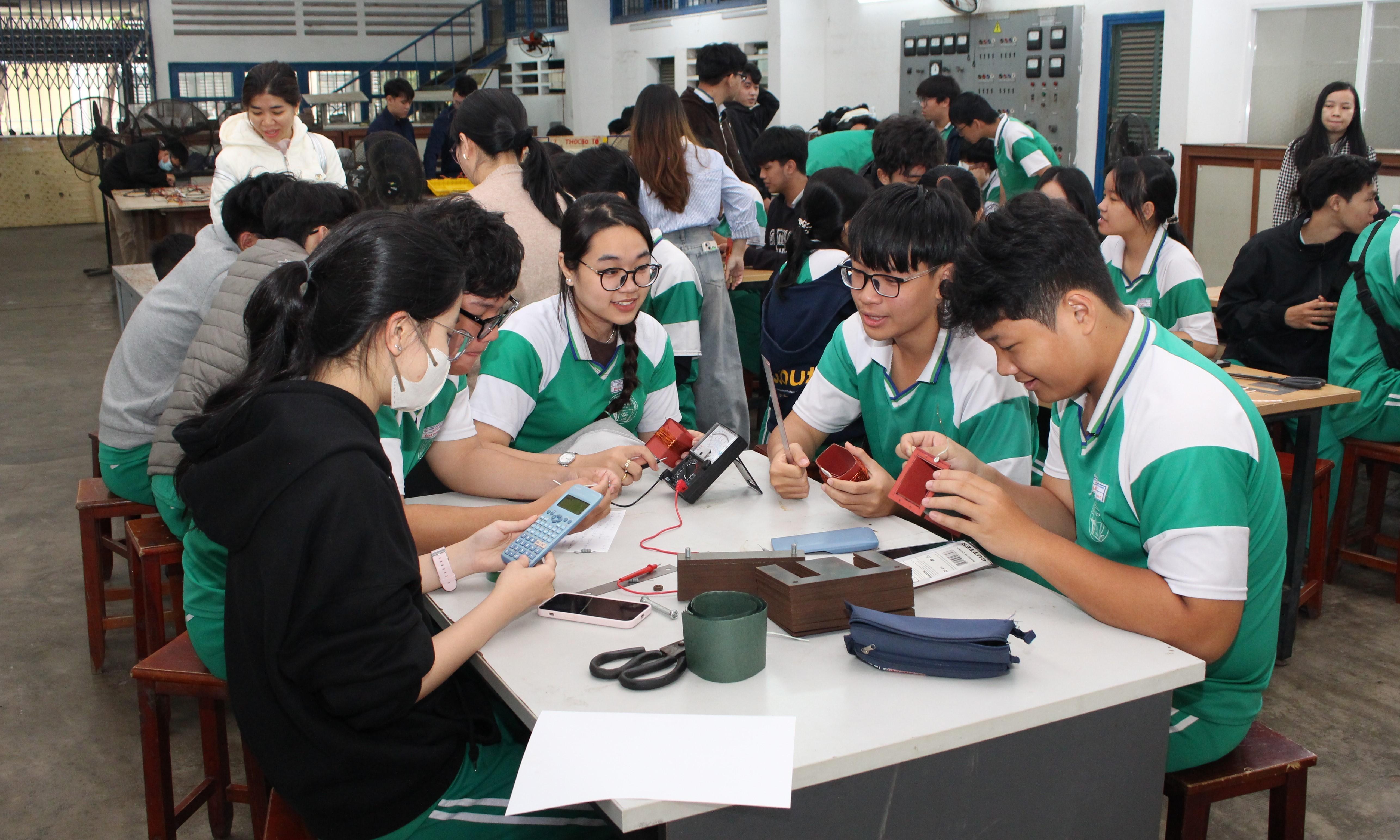Hình ảnh Học viện Bayern Campus nơi đào tạo tài năng trẻ, bí quyết thành công lâu dài của Bayern Munich