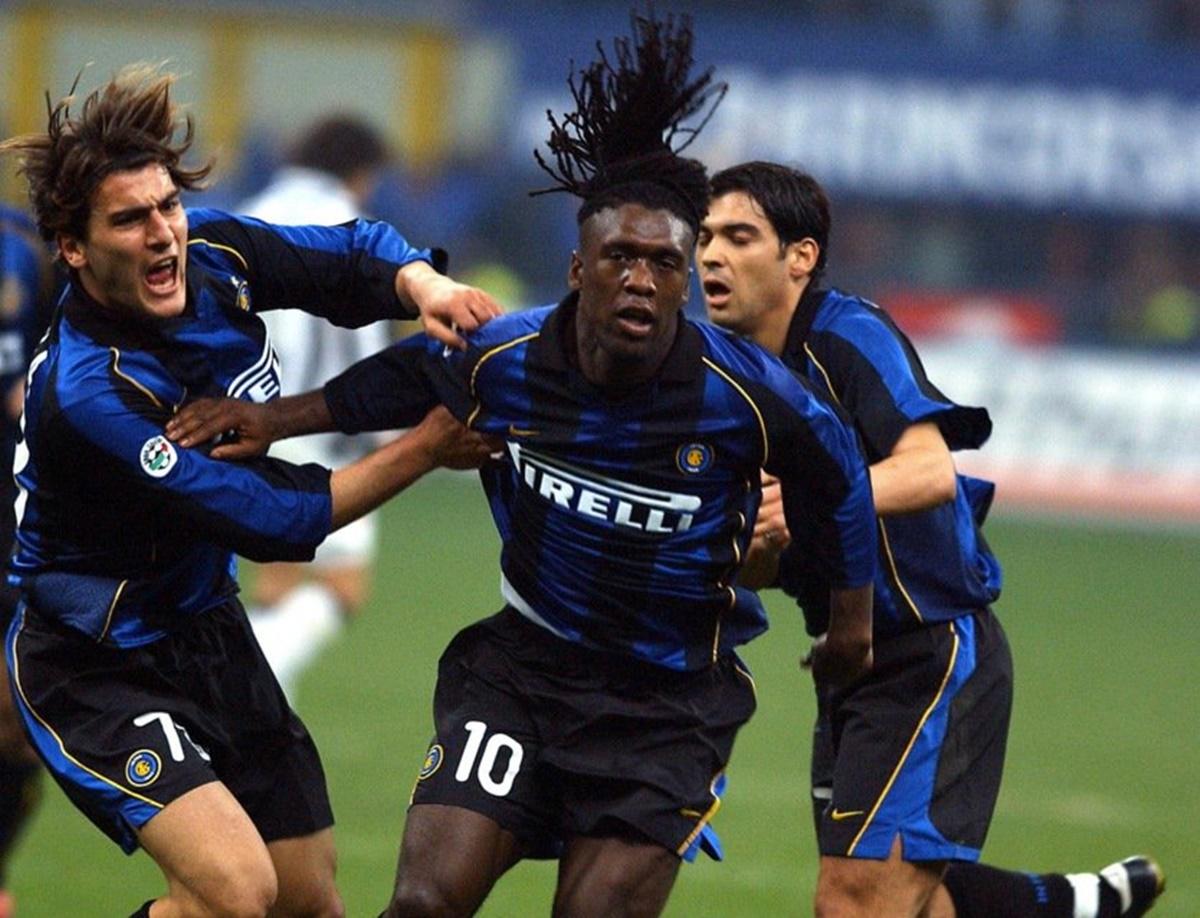 Khoảnh khắc các cầu thủ Inter Milan vỡ òa cảm xúc sau bàn thắng quyết định trong trận lội ngược dòng khó tin trước Sampdoria tại Serie A.