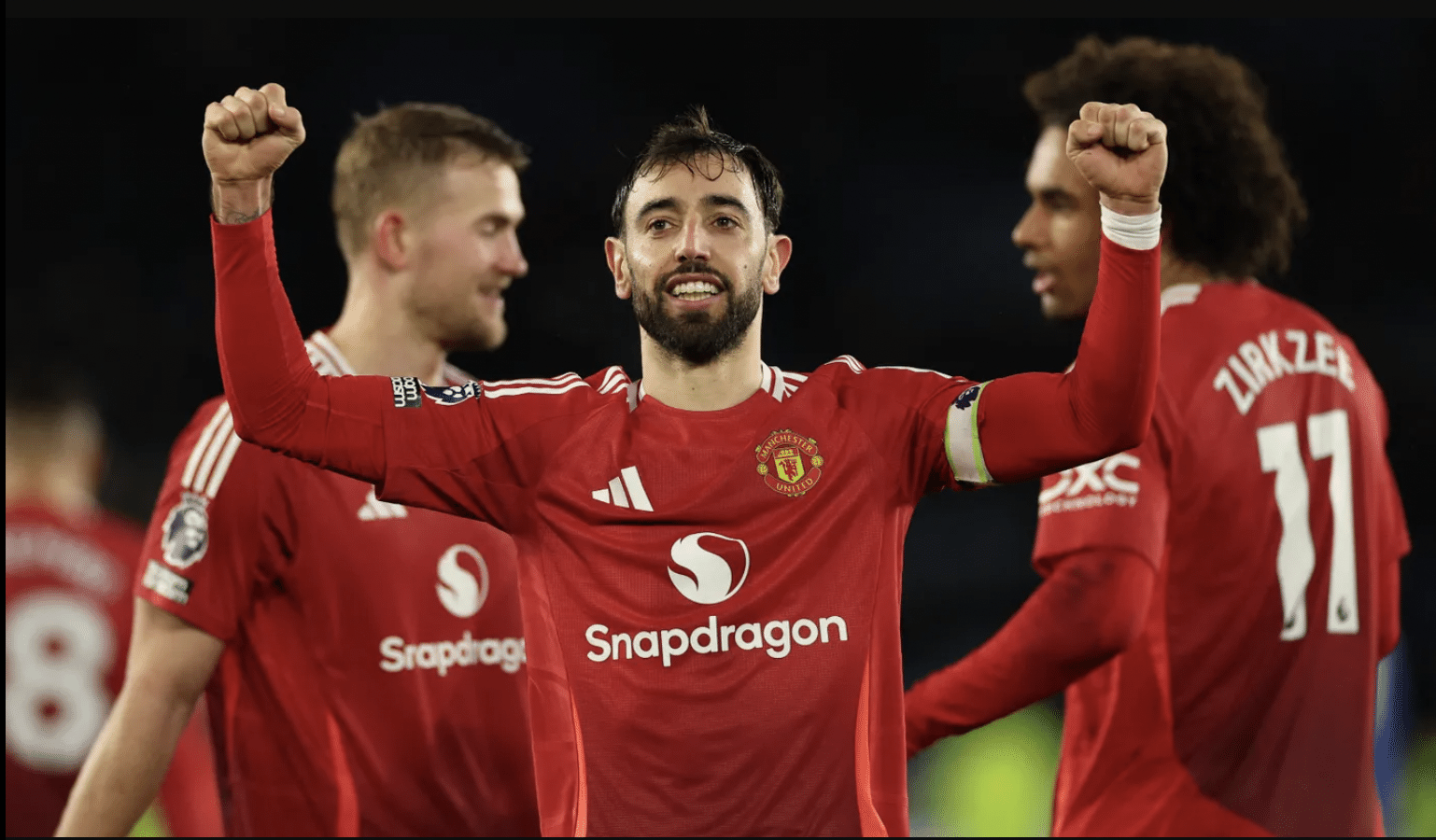 Sơ đồ kim tự tháp hệ thống giải đấu bóng đá Anh với Premier League ở đỉnh và các giải EFL Championship, League One, League Two bên dưới.