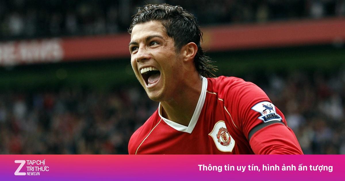 Khung cảnh sân Old Trafford trước trận đại chiến FA Cup 2003 giữa Manchester United và Arsenal đầy căng thẳng
