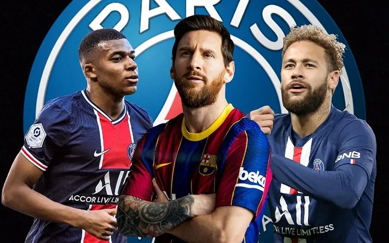 Huấn luyện viên Mauricio Pochettino chỉ đạo lối chơi tấn công cho bộ ba Messi Neymar Mbappé của Paris Saint-Germain trên sân tập.