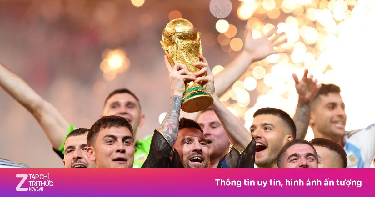Đội hình Real Madrid Féminine ăn mừng bàn thắng, thể hiện sức mạnh và sự ảnh hưởng ngày càng tăng của họ tại La Liga F.