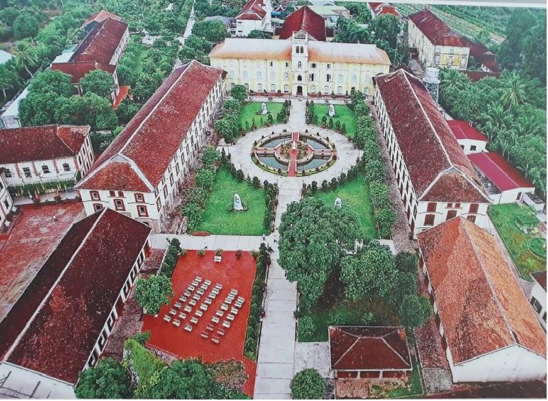 Khung cảnh Sân vận động Olimpico hùng vĩ trong một trận đấu của Lazio, nơi nuôi dưỡng tham vọng trở lại đấu trường châu Âu.