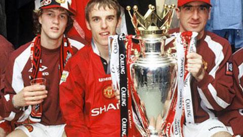 Khoảnh khắc Stan Collymore tung cú sút quyết định ghi bàn thắng ấn định tỷ số 4-3 cho Liverpool trước Newcastle ở phút bù giờ
