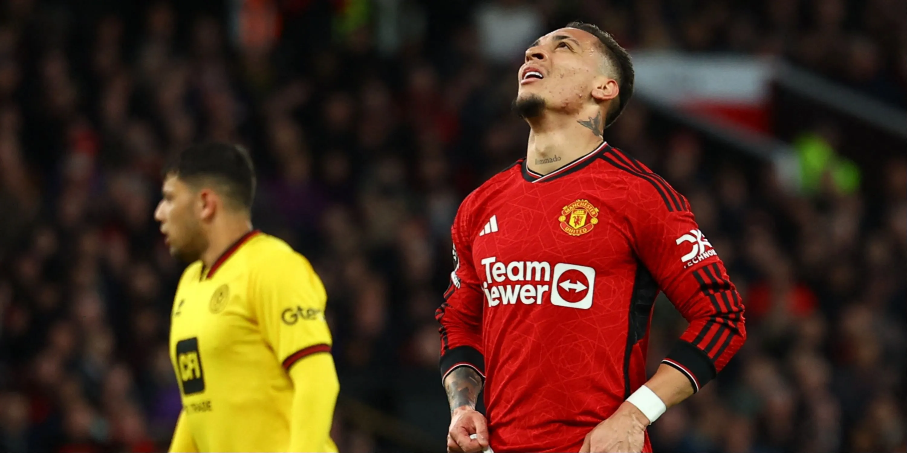 Antony đi bóng trong trận đấu giữa Man Utd và Sheffield United