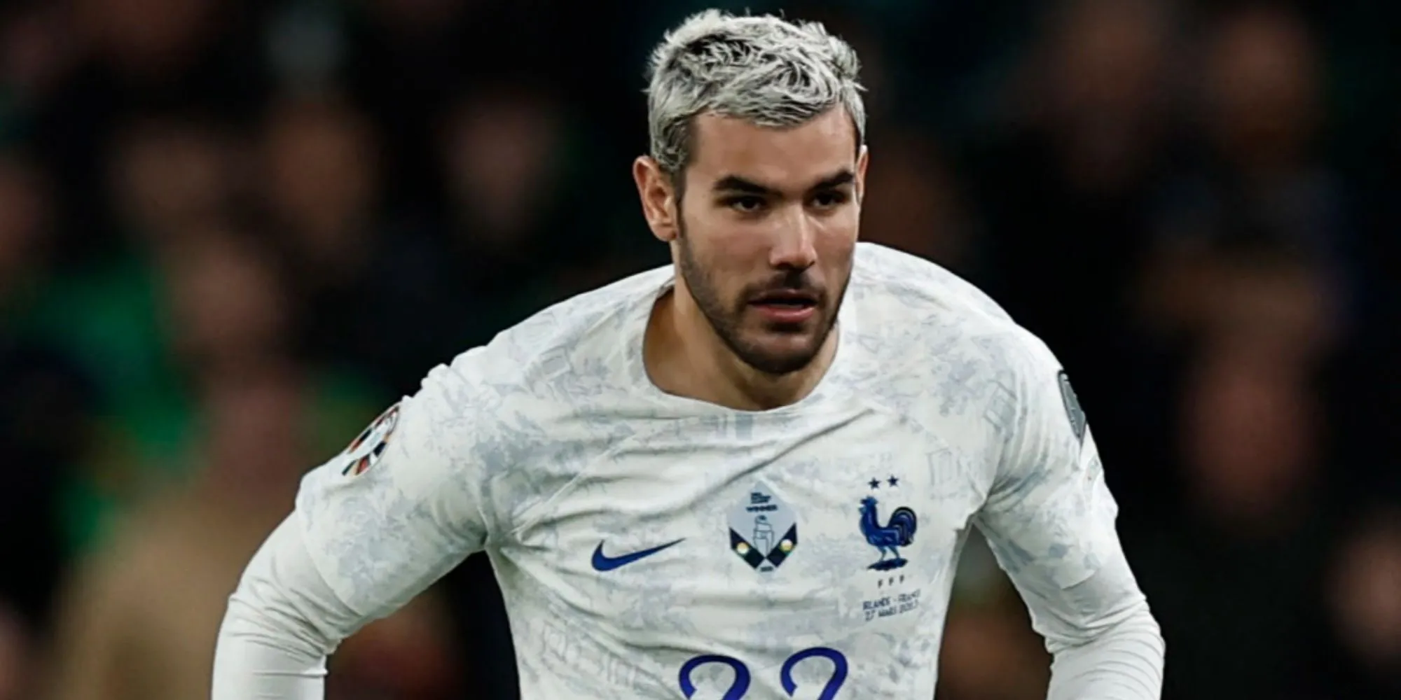 Hậu vệ Theo Hernandez của AC Milan, mục tiêu chuyển nhượng tiềm năng của Manchester United, đang thi đấu cho đội tuyển Pháp
