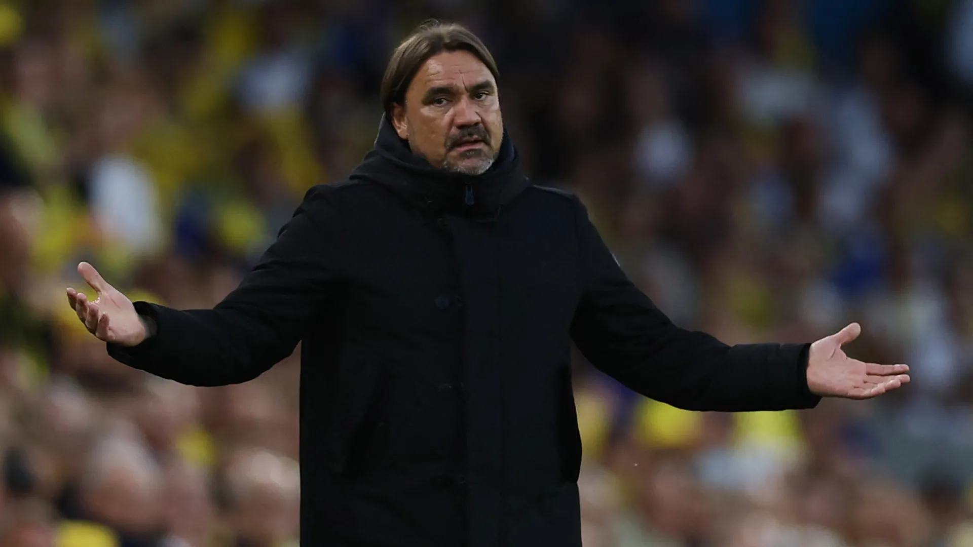 HLV Daniel Farke của Leeds United nhận được sự ủng hộ từ chủ tịch đội bóng để tiếp tục dẫn dắt CLB tại Premier League.