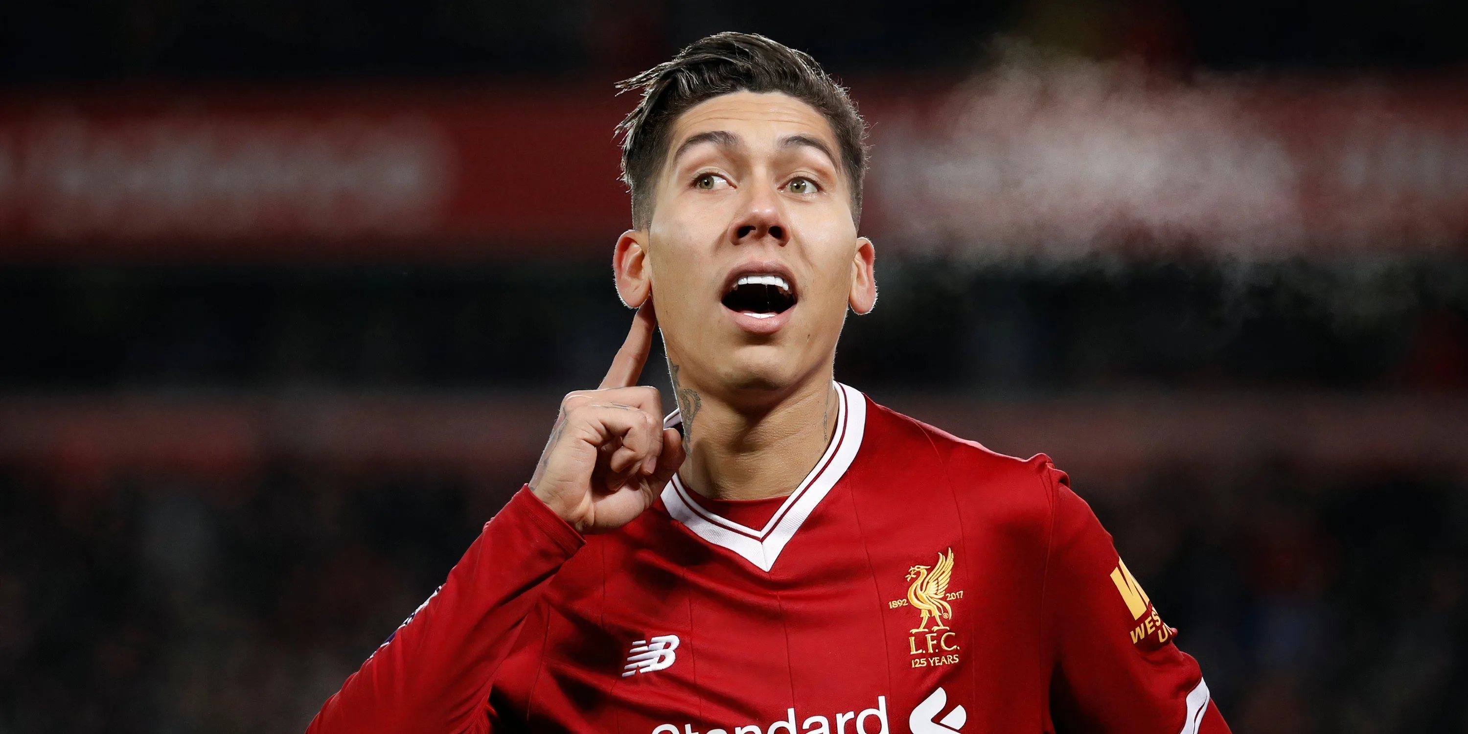 Roberto Firmino ăn mừng bàn thắng cho Liverpool tại Premier League