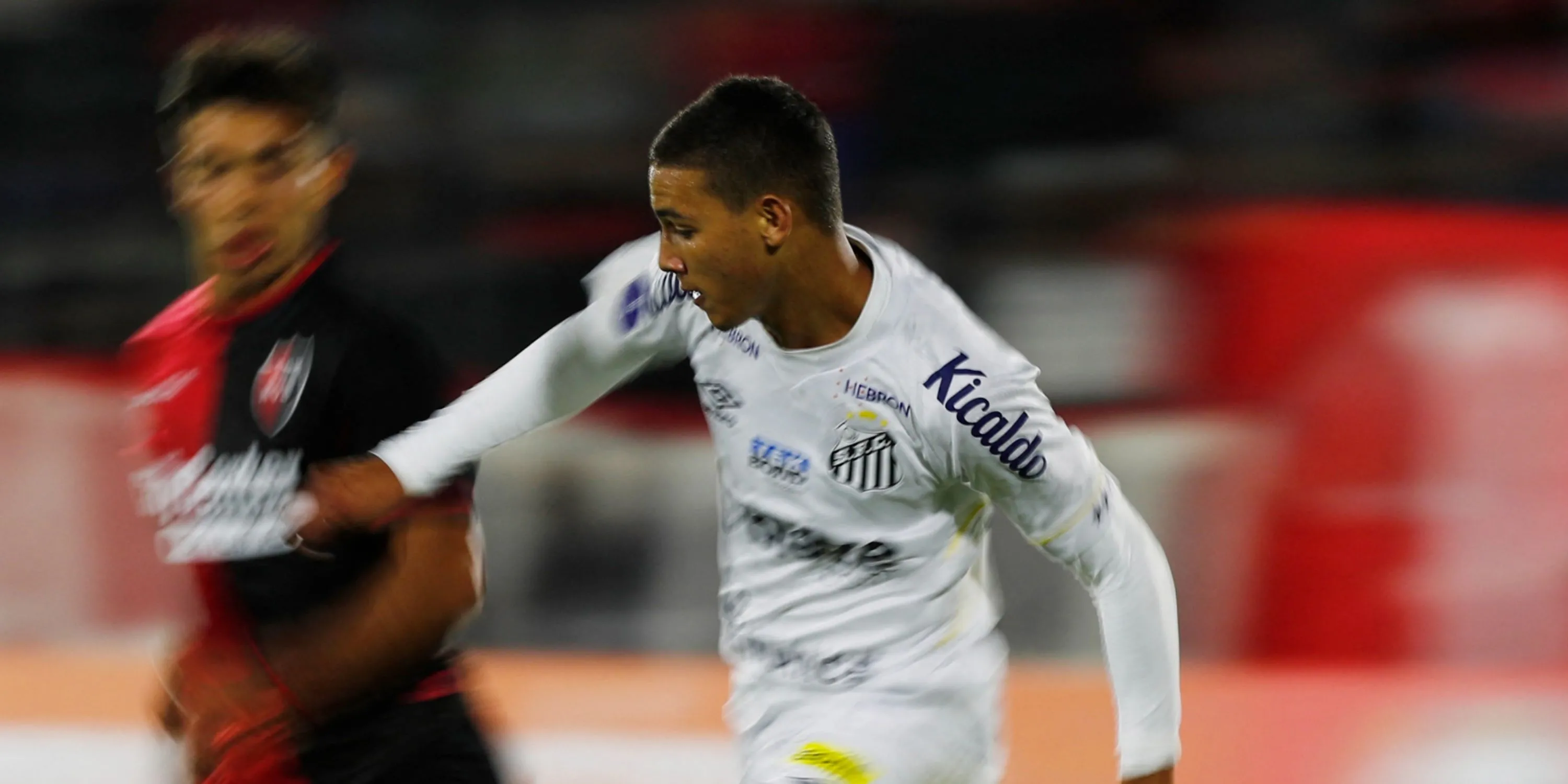 Tiền đạo trẻ Deivid Washington từ Santos chuyển đến Chelsea