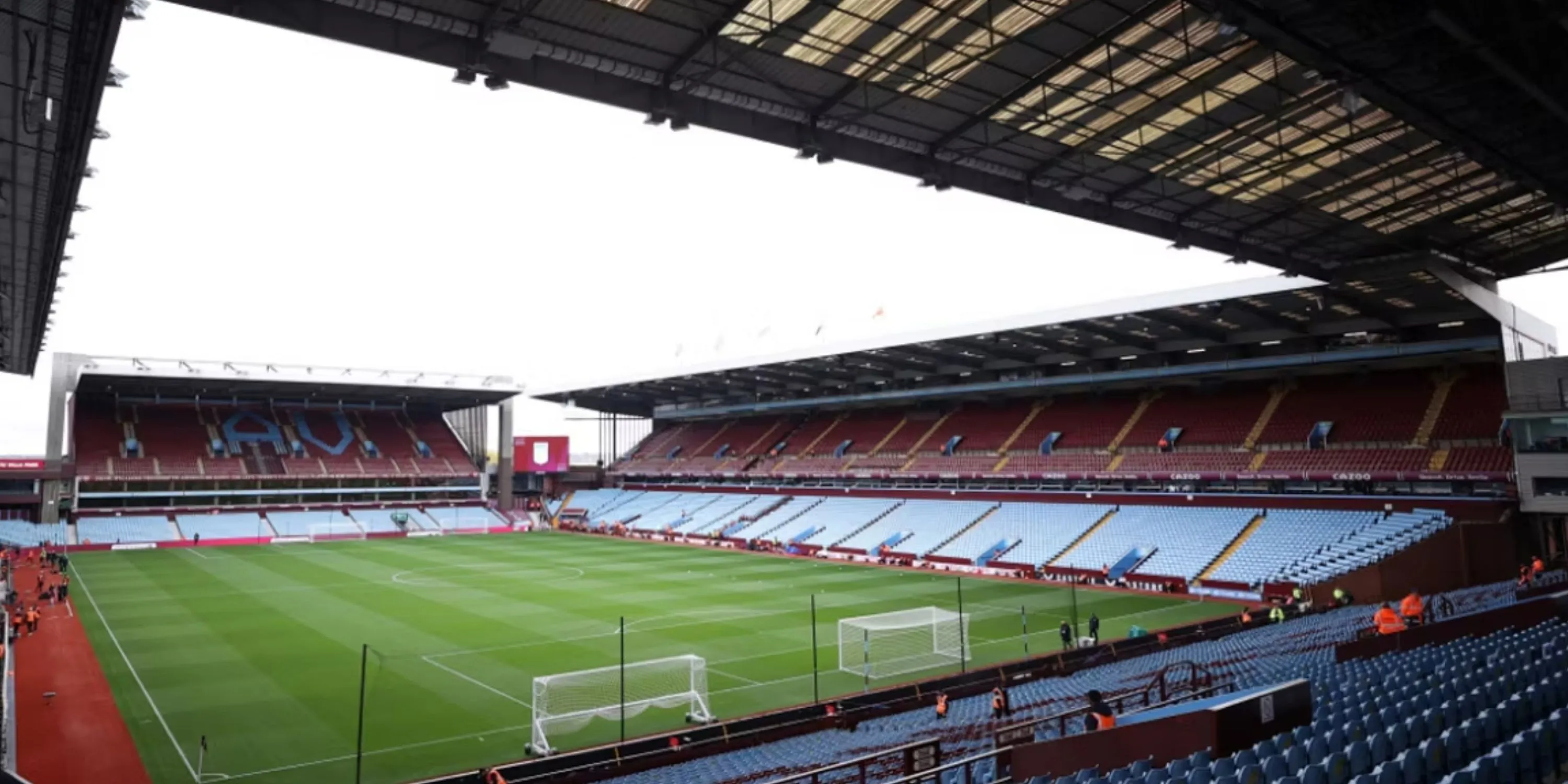 Tổng quan sân vận động Villa Park ở Birmingham