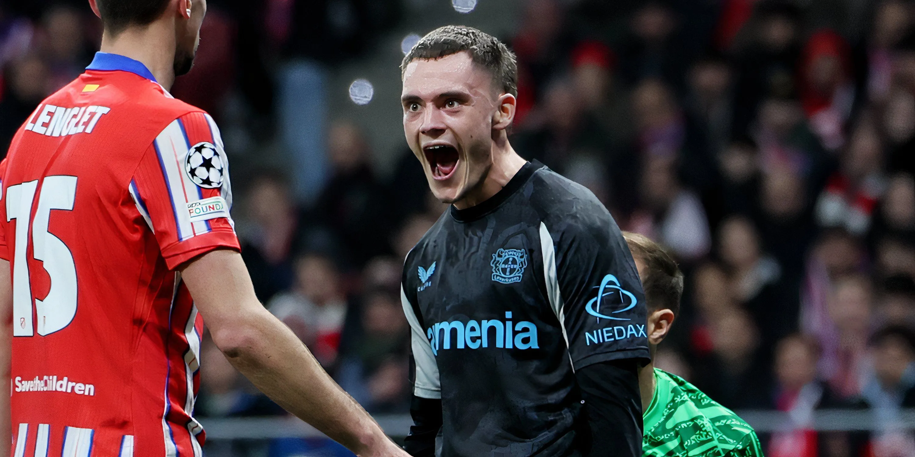 Florian Wirtz, mục tiêu chuyển nhượng của Liverpool, thi đấu cho Bayer Leverkusen