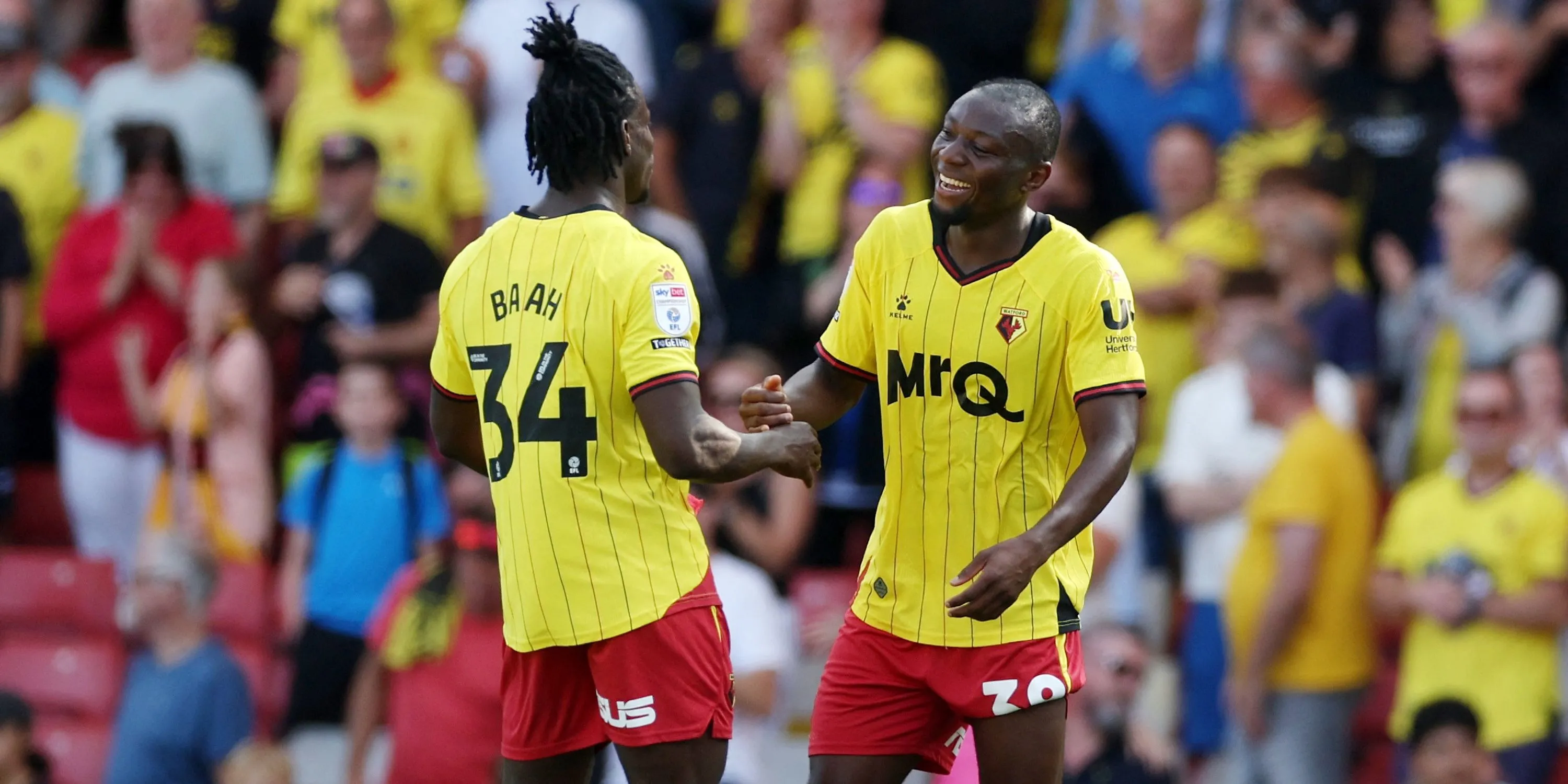 Kwadwo Baah, mục tiêu chuyển nhượng của Crystal Palace, ăn mừng cùng đồng đội tại Watford