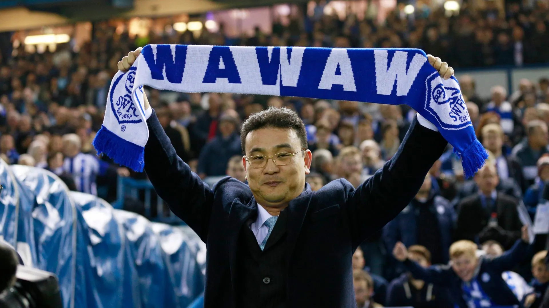 Chủ tịch Dejphon Chansiri của Sheffield Wednesday, người gắn liền với giai đoạn đầy biến động tài chính của câu lạc bộ