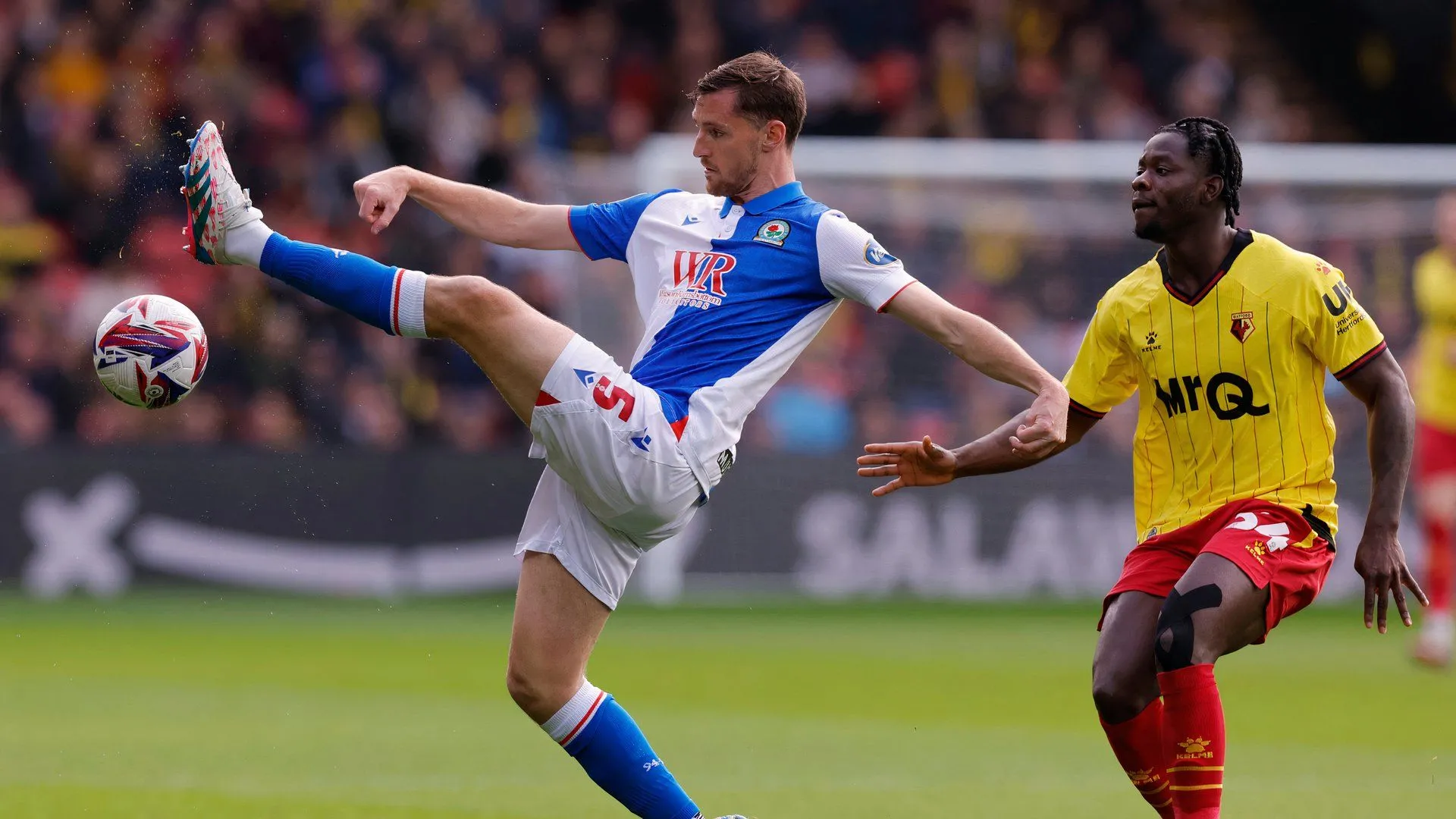 Dominic Hyam trong màu áo Blackburn Rovers