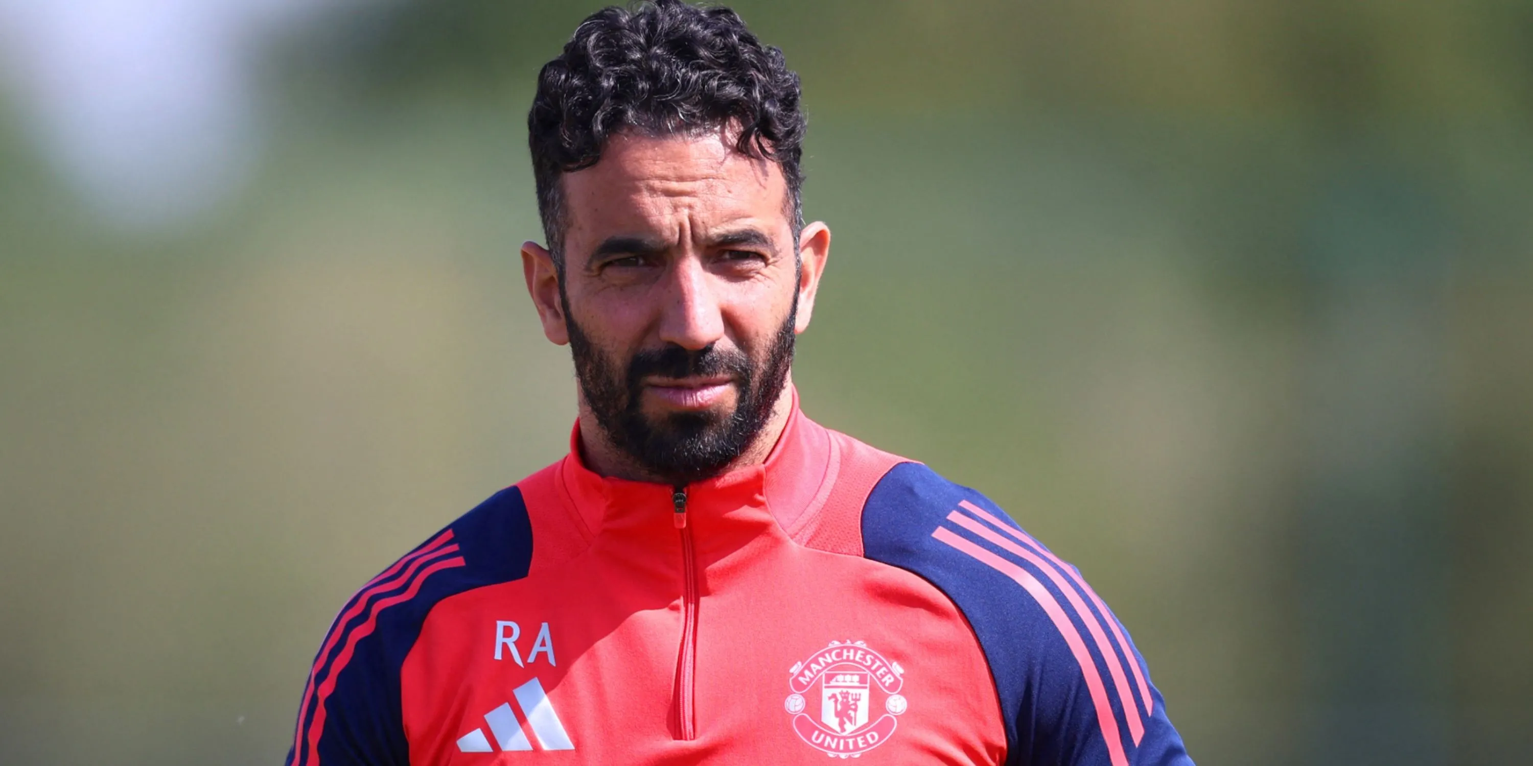 Huấn luyện viên Ruben Amorim của Manchester United, người đã loại Tyrell Malacia khỏi kế hoạch đội một