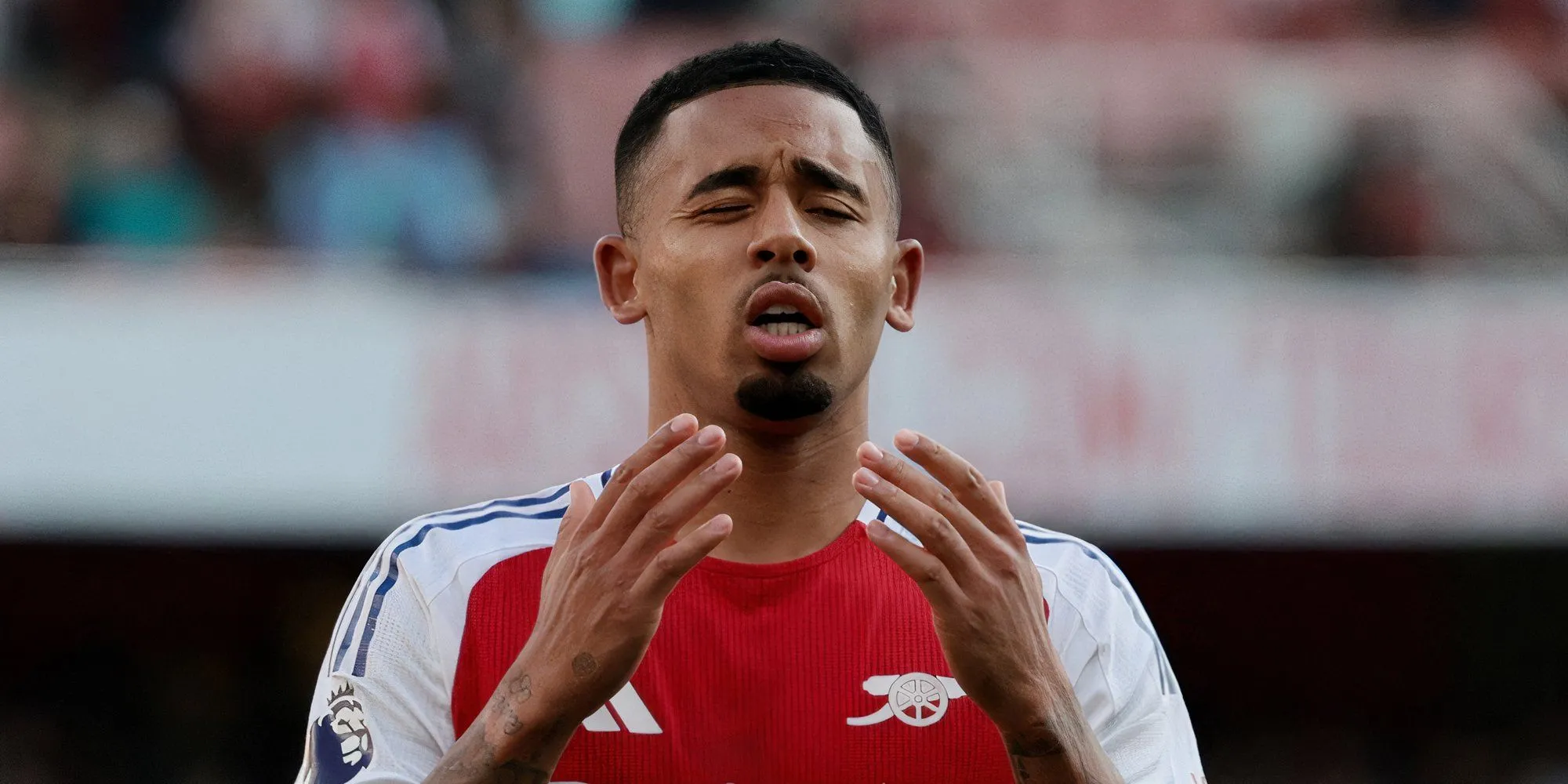 Tiền đạo Gabriel Jesus trong màu áo Arsenal, người đang đối mặt với nguy cơ rời Emirates