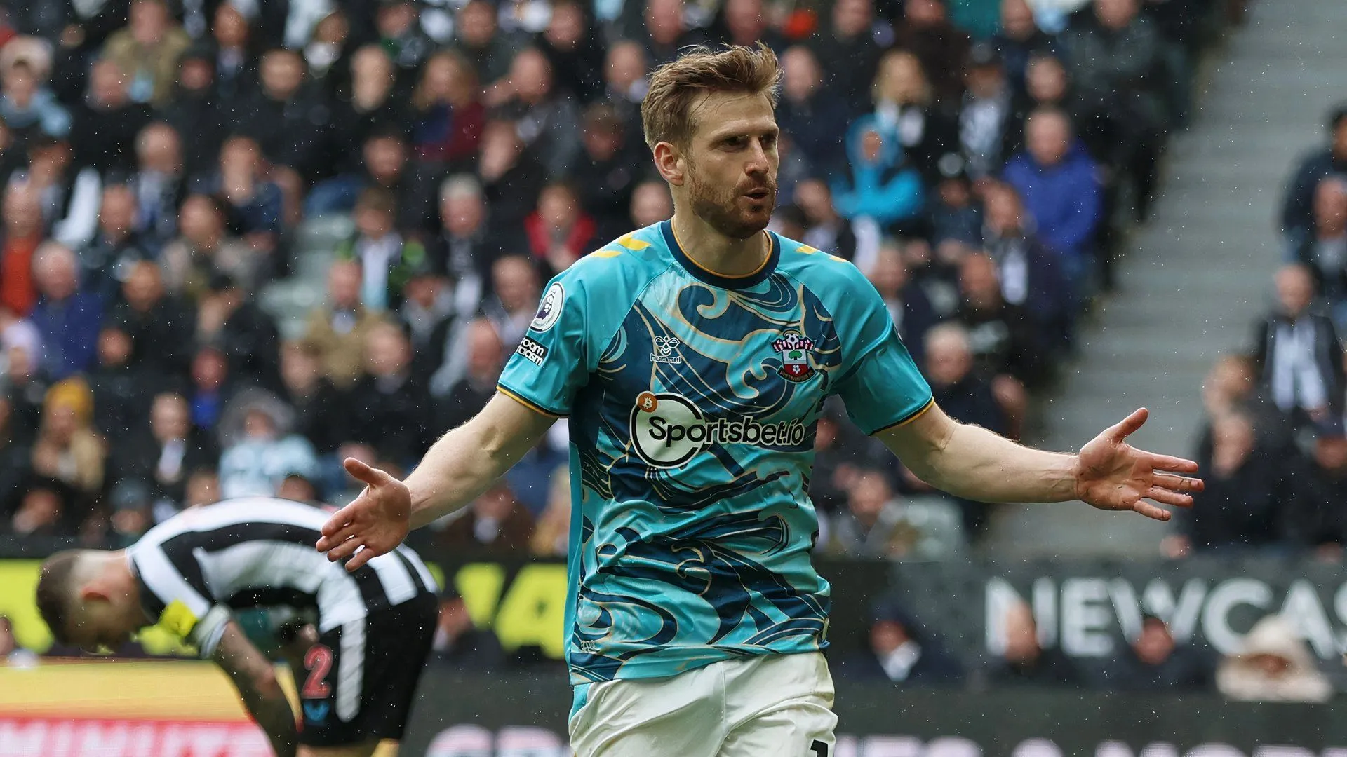 Tiền vệ Stuart Armstrong trong màu áo Southampton, cầu thủ được Sheffield Wednesday quan tâm