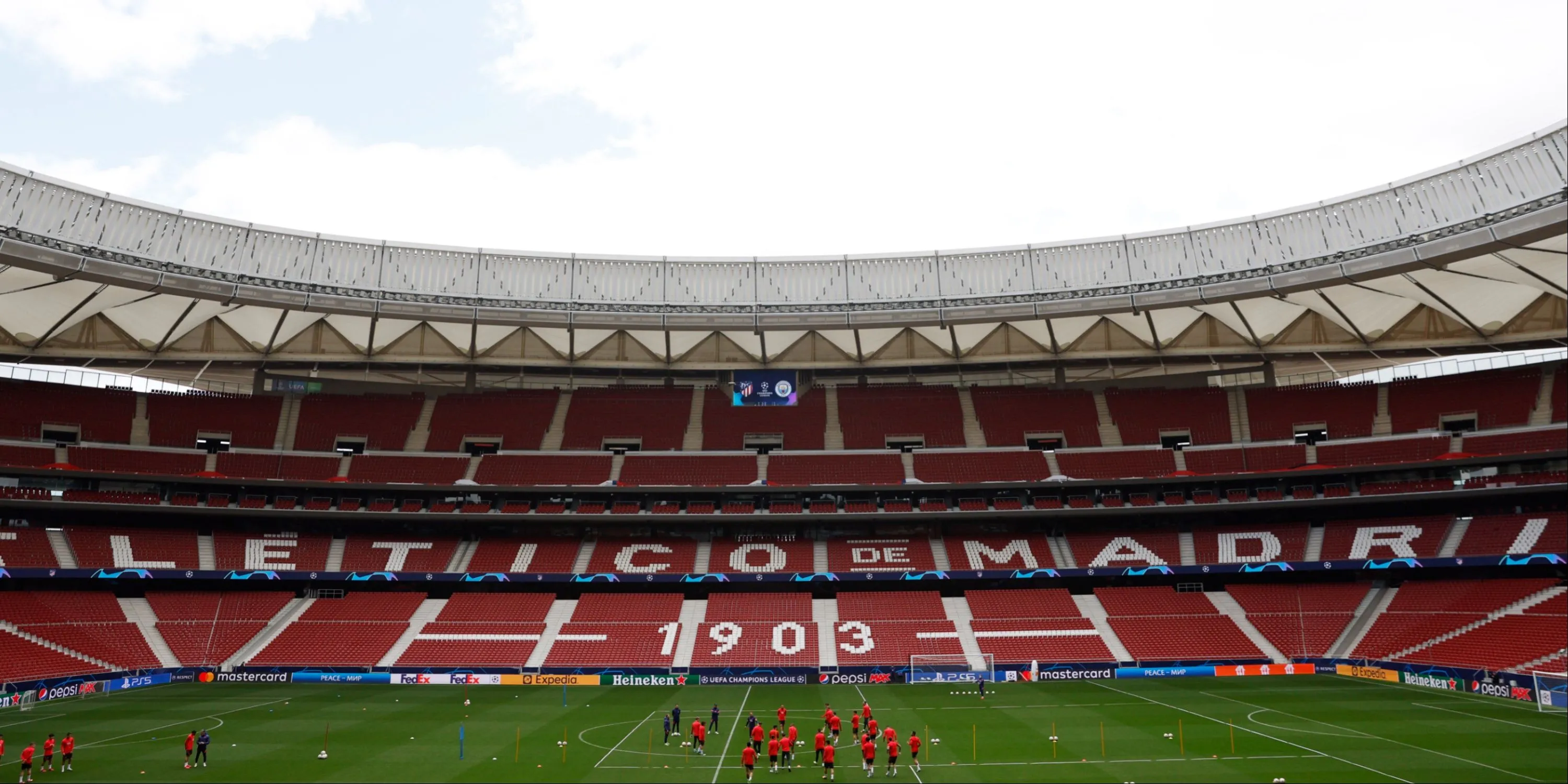 Wanda Metropolitano, sân nhà của Atletico Madrid, với thiết kế hiện đại và mái che ấn tượng