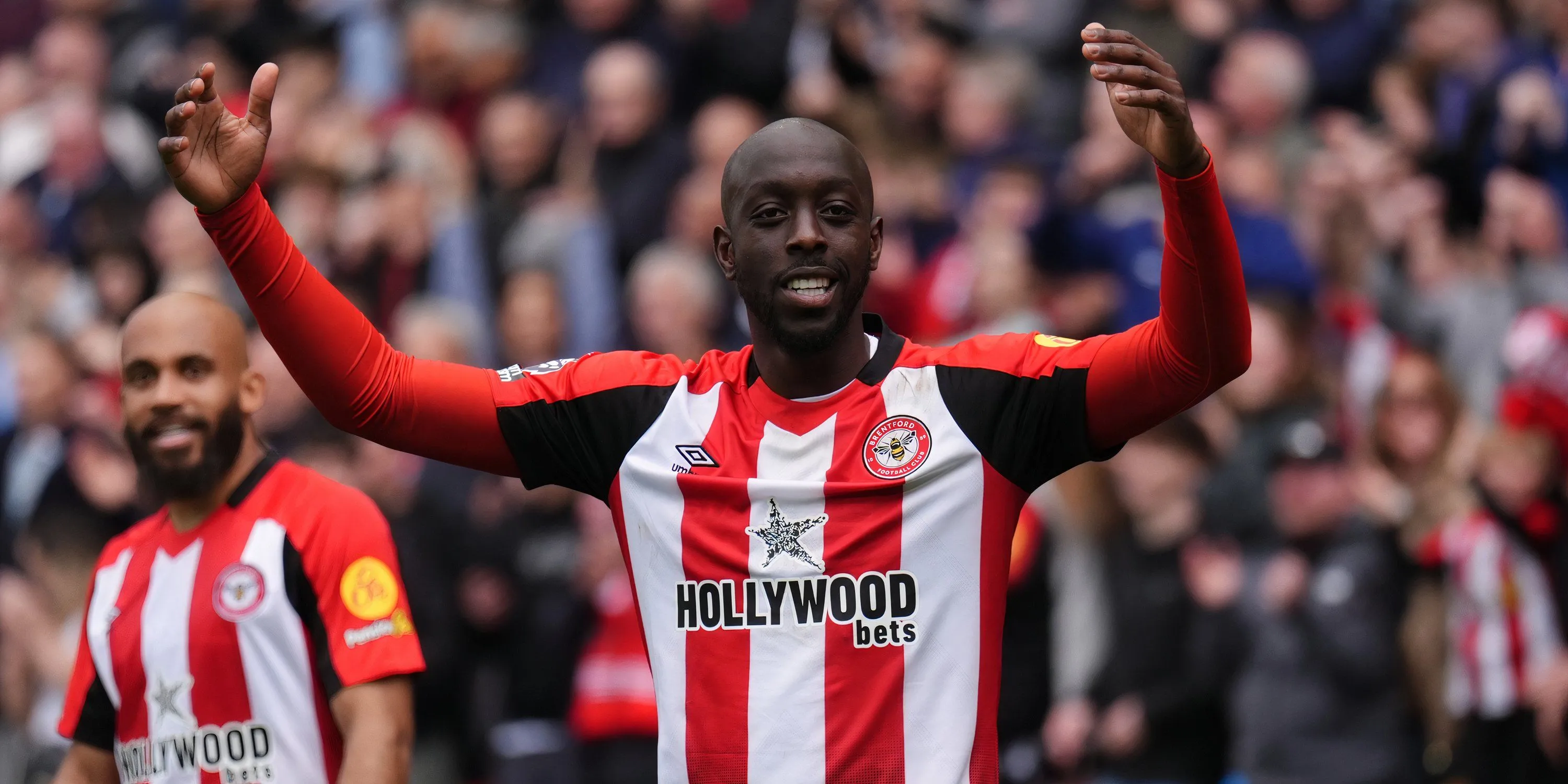 Yoane Wissa ăn mừng bàn thắng trong màu áo Brentford tại Premier League