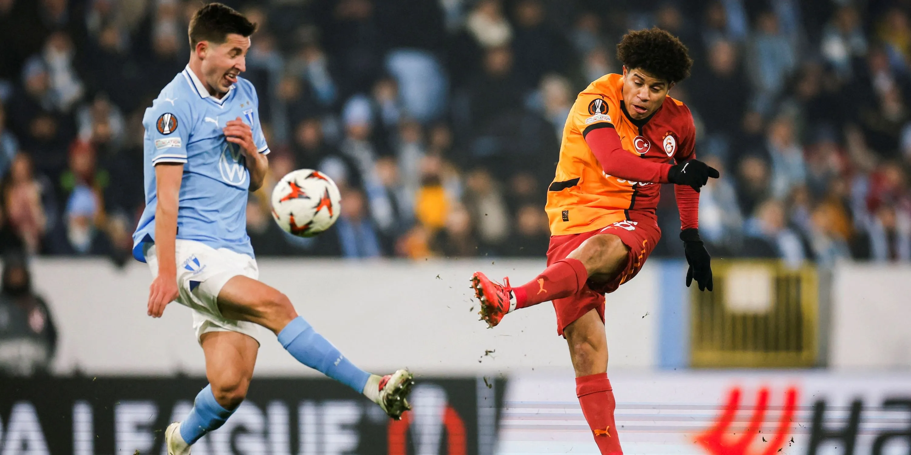 Gabriel Sara thi đấu cho Galatasaray, chứng minh khả năng ở cấp độ cao.