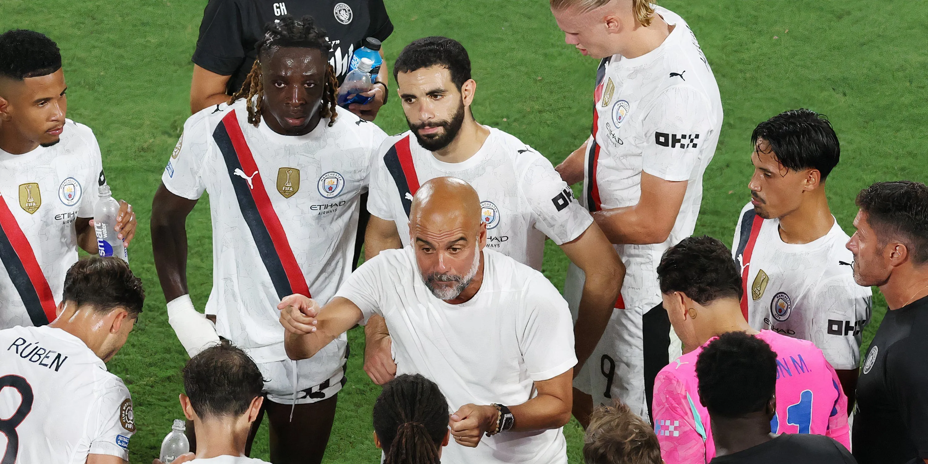 Micah Richards: David Silva “Không Hỗ Trợ Phòng Ngự Chút Nào” Khi Đối Đầu Franck Ribery