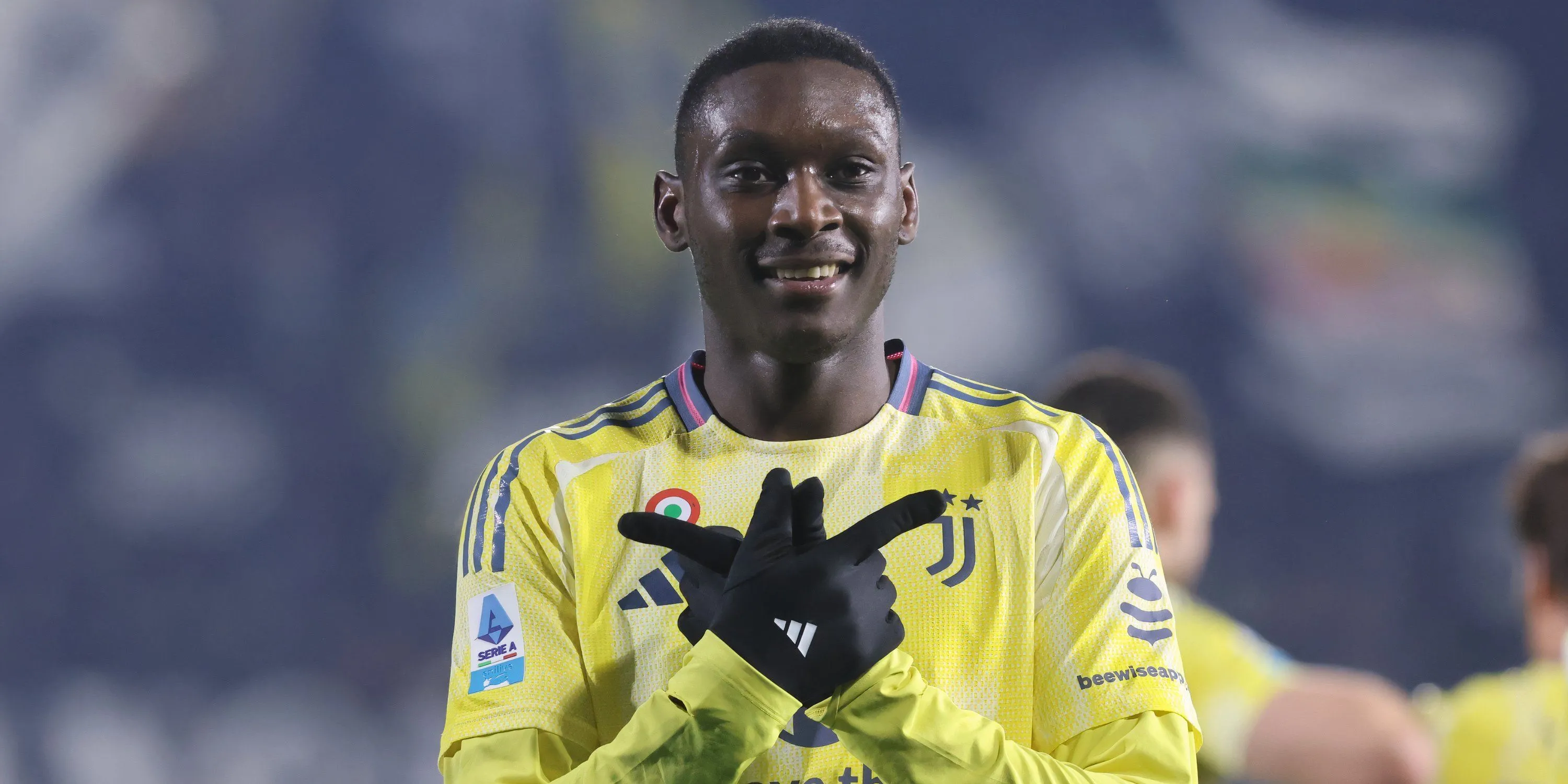 Randal Kolo Muani ăn mừng bàn thắng cho Juventus