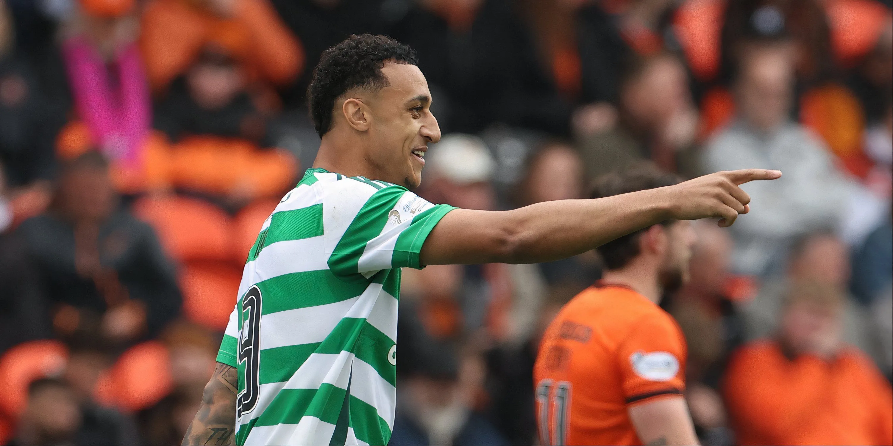 Tiền đạo Adam Idah trong màu áo Celtic thi đấu tại Scottish Premiership