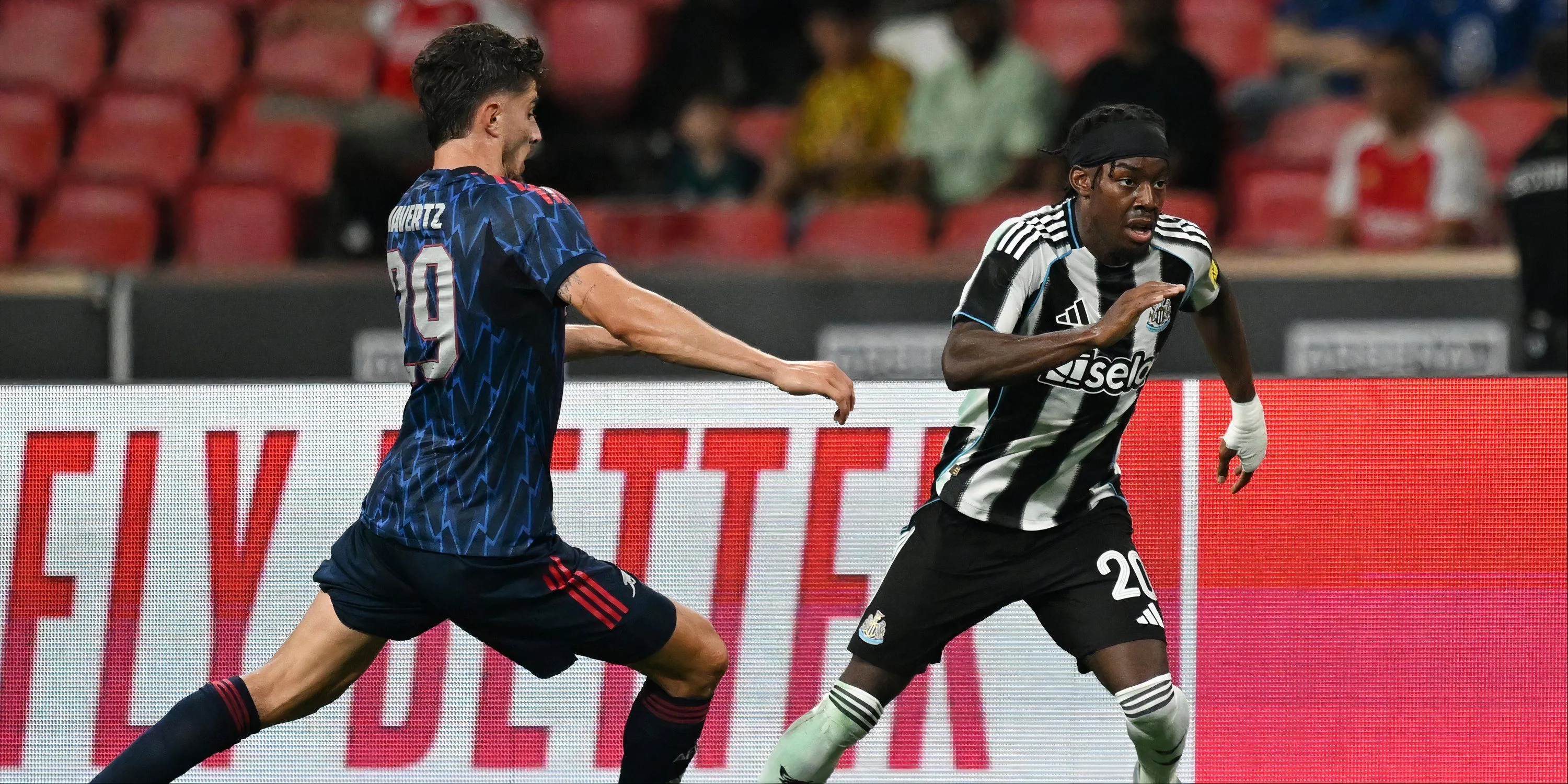 Tiền vệ cánh Anthony Elanga thể hiện tốc độ và khả năng kiến tạo trong trận đấu của Newcastle.