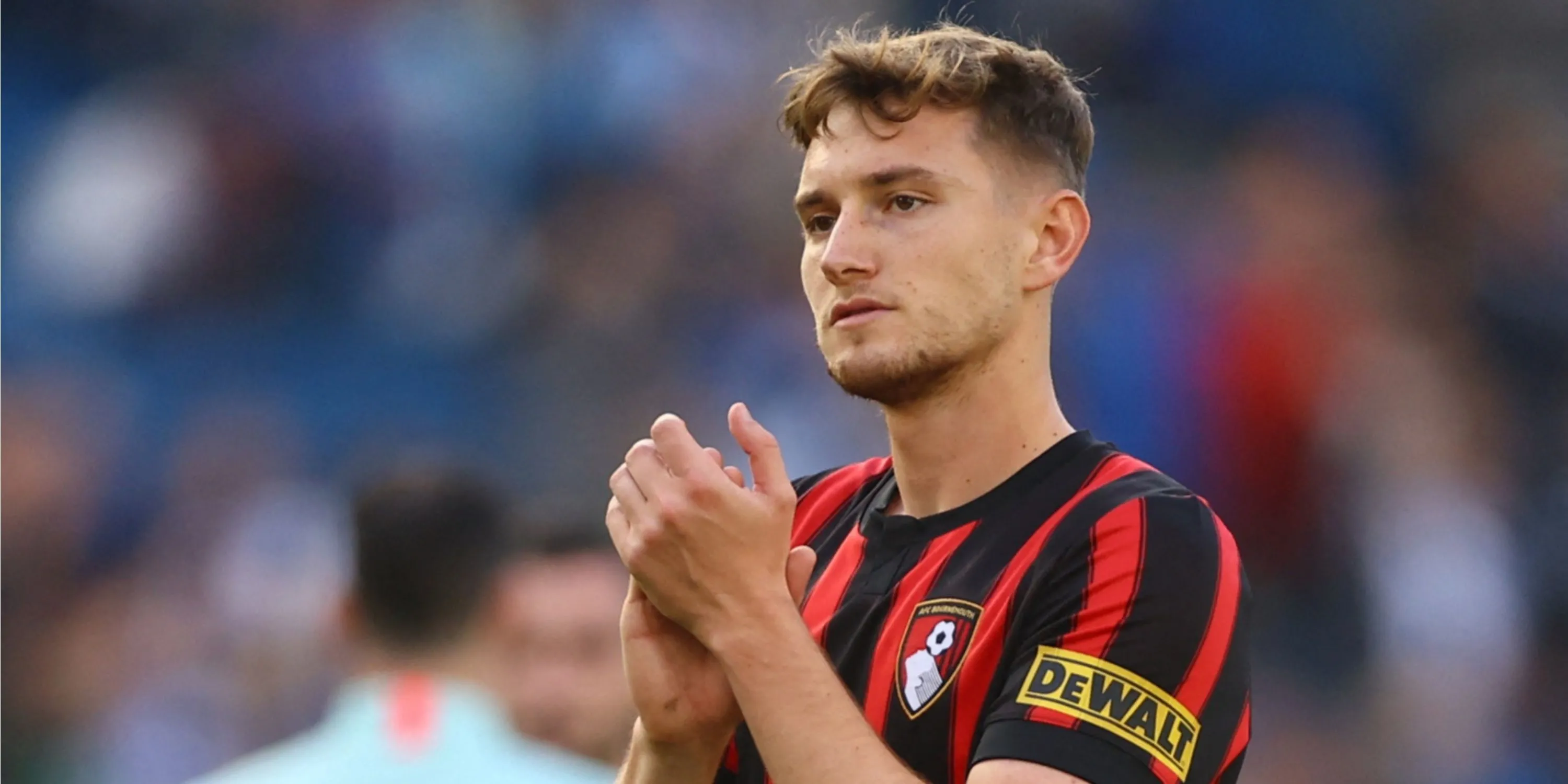 Tiền vệ David Brooks trong màu áo AFC Bournemouth.