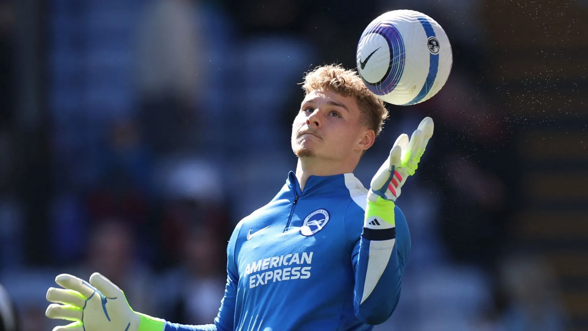 Carl Rushworth thi đấu nổi bật trong khung gỗ của Coventry City với nhiều pha cản phá quan trọng