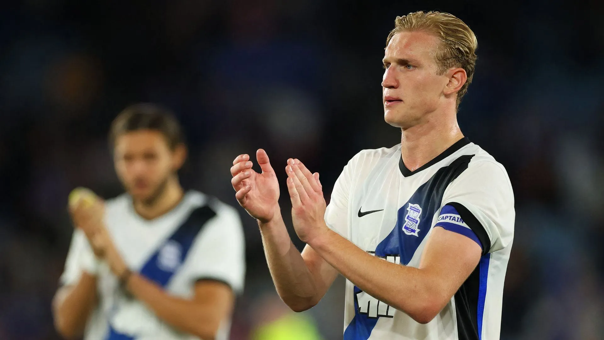 Christoph Klarer trong màu áo Birmingham City ở trận gặp Leicester