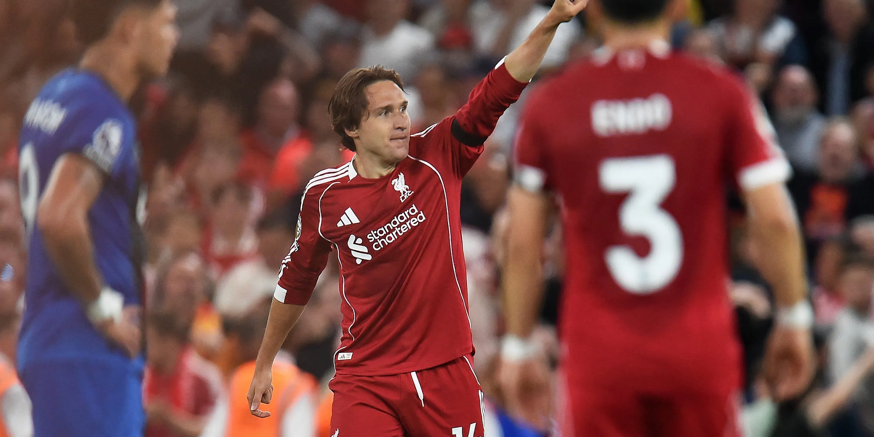 Federico Chiesa ăn mừng bàn thắng cho Liverpool, biểu cảm khích lệ