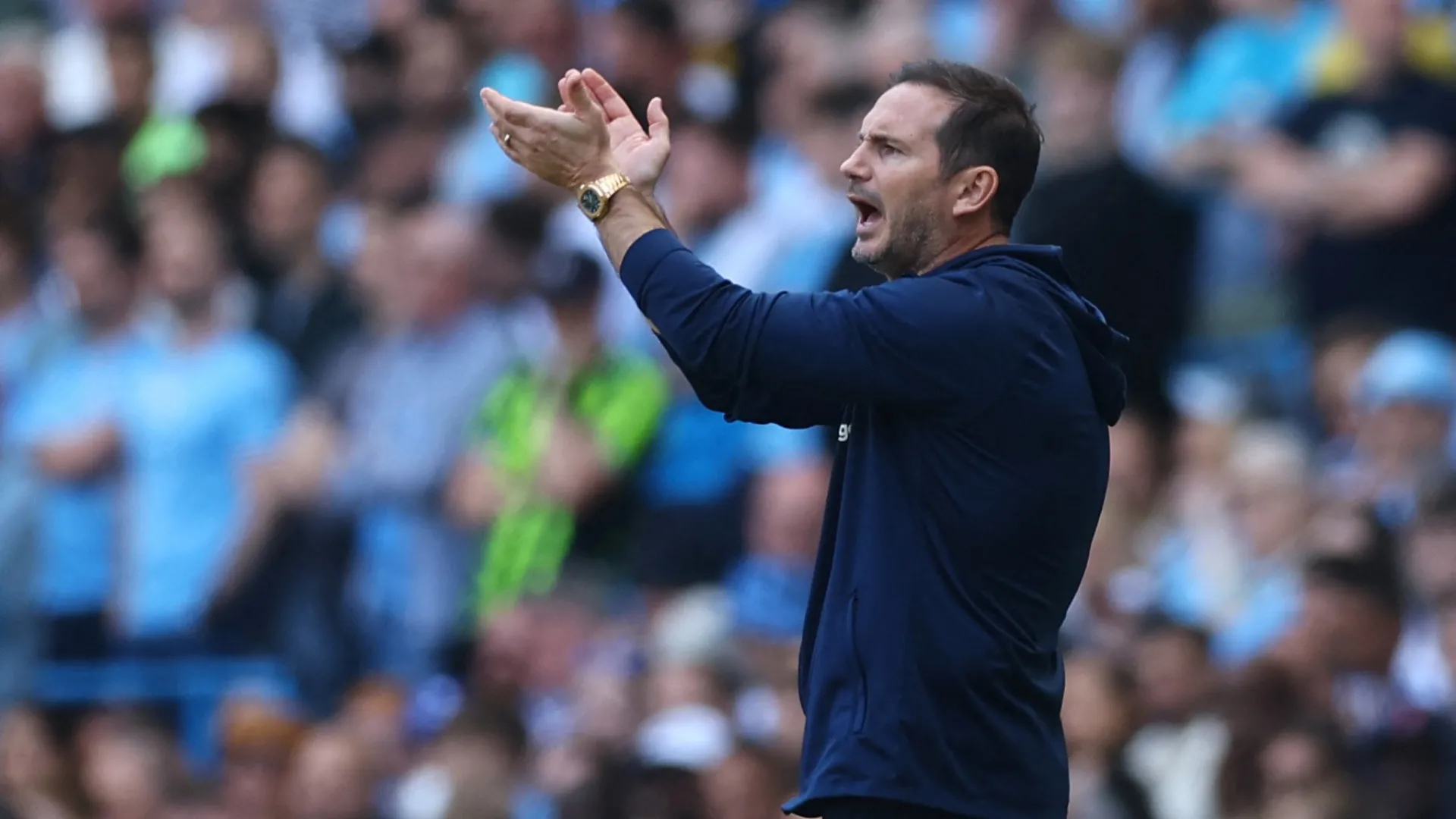 HLV Frank Lampard dẫn dắt Coventry City trong buổi tập/trận đấu