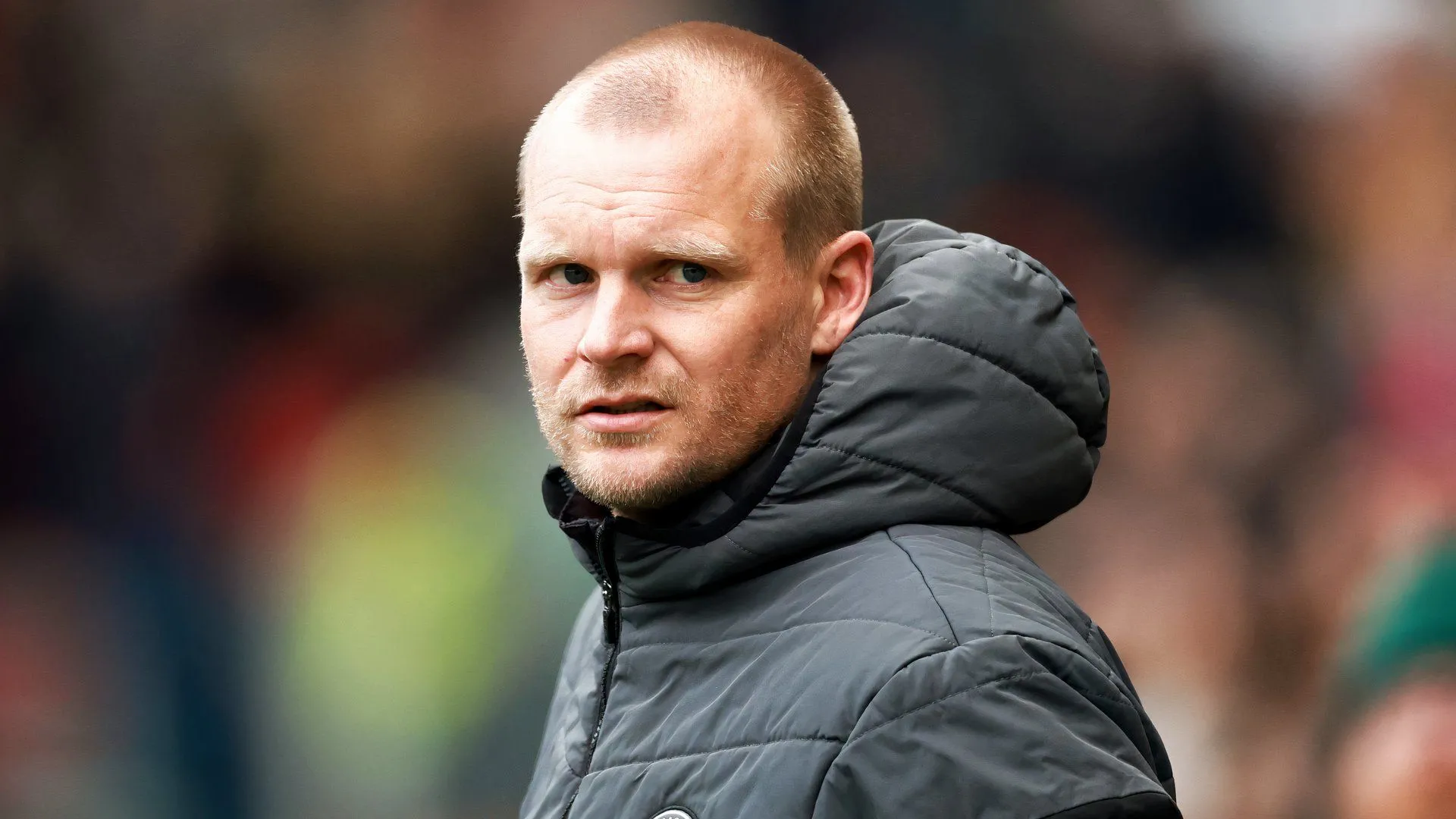 HLV Liam Manning trong màu áo Norwich City