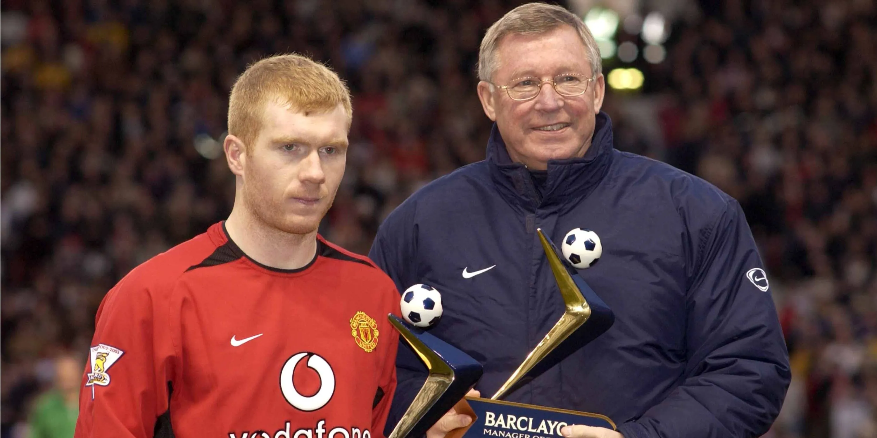 Paul Scholes và Sir Alex Ferguson trong thời kỳ thi đấu đỉnh cao tại Old Trafford, nhắc lại ảnh hưởng của cuộc sống gia đình lên phong độ