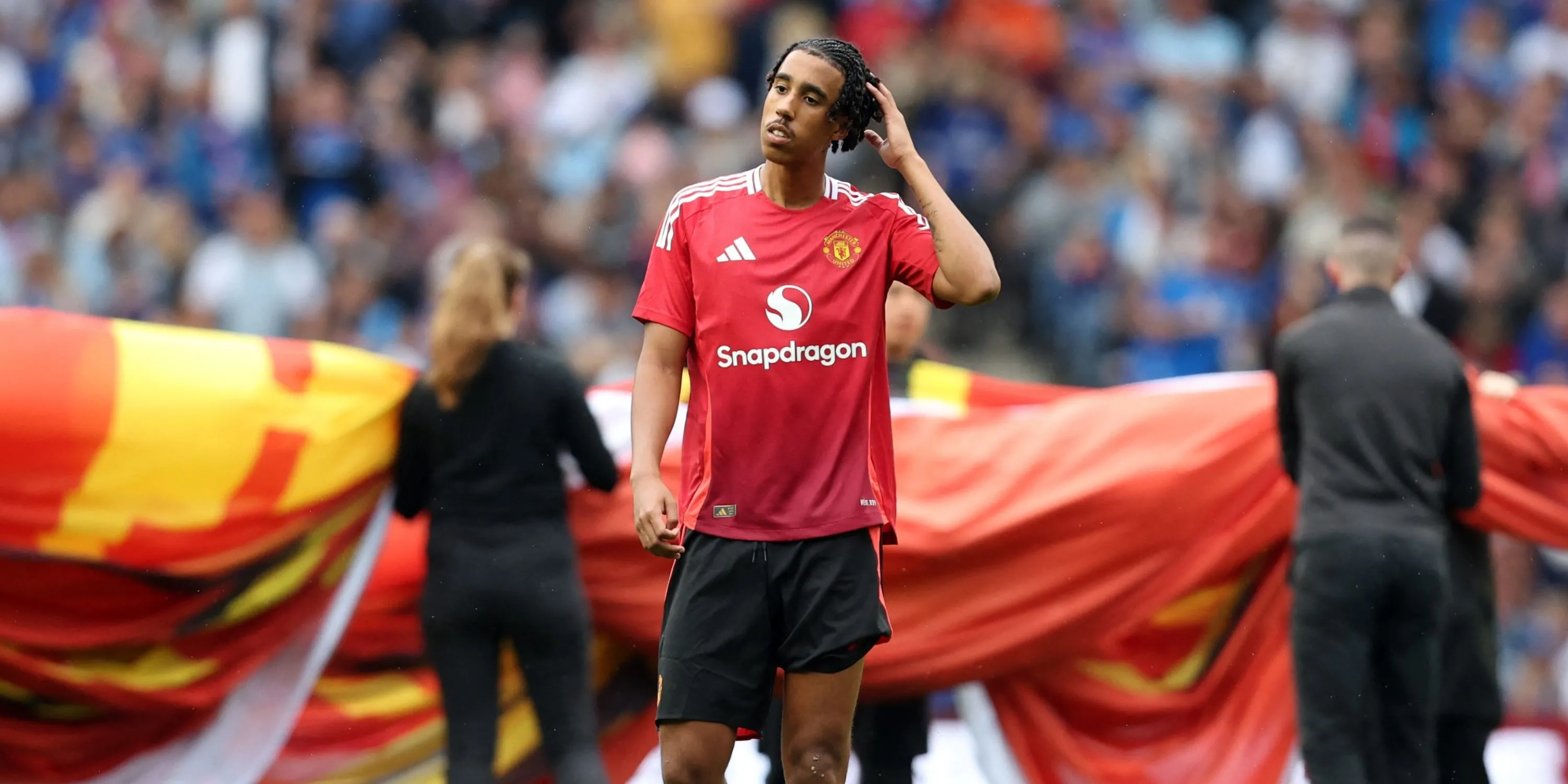 Yoro trong màu áo Man Utd, trung vệ có triển vọng lớn