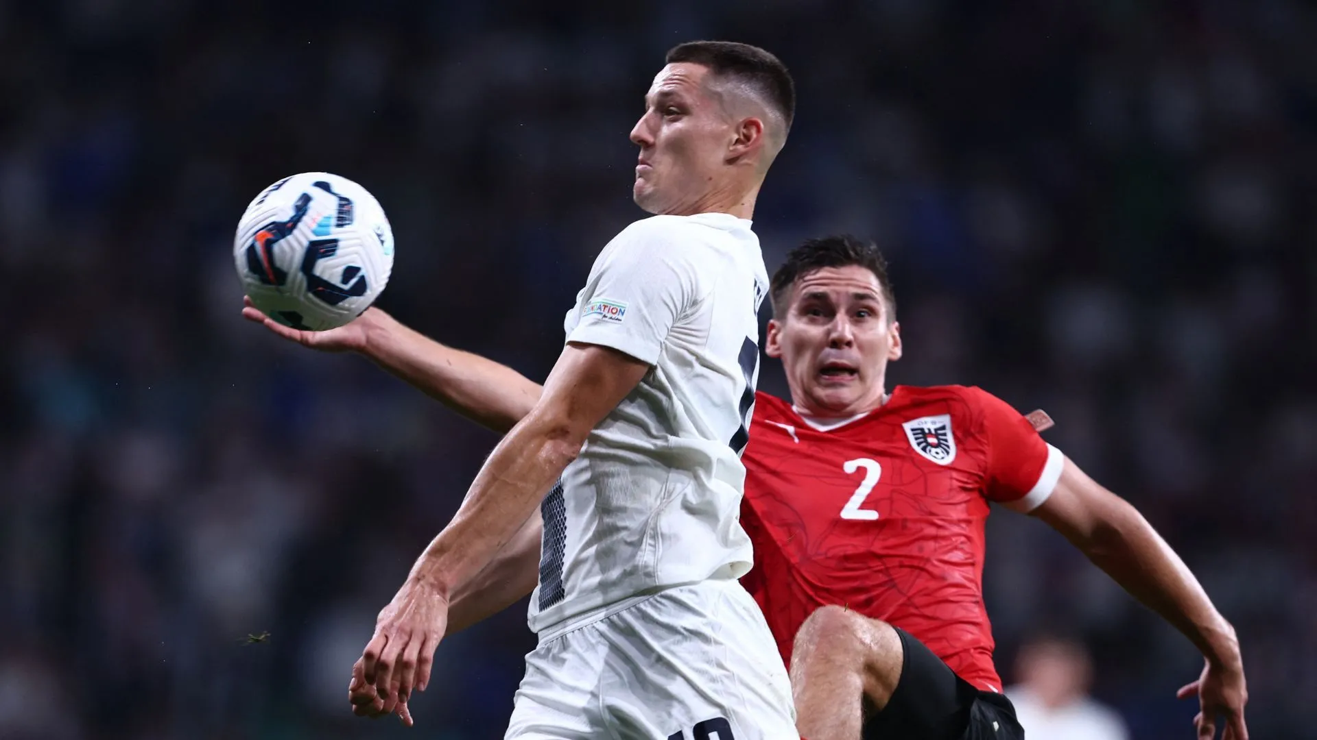 Zan Celar trong màu áo tuyển Slovenia, minh họa nền tảng kỹ thuật từng giúp anh nổi bật trước khi tới QPR